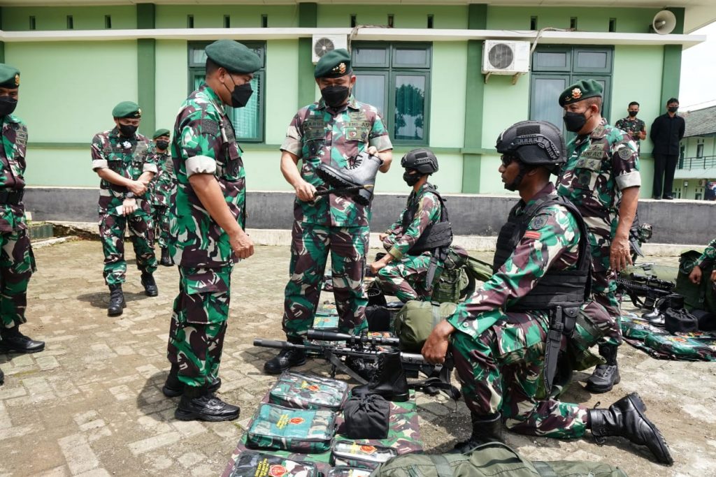Awali Tugas, Pangkostrad Kunjungi Satuan Jajaran Divisi Infanteri 1 ...