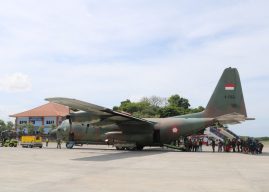 Ratusan Penerjun Skydiving Bali International Boogie 2022 Exit dari Pesawat C-130 Hercules TNI AU