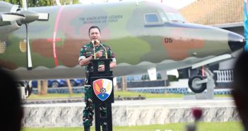 Kasau Resmikan Monumen Fokker 27 Troopship yang Telah Mengabdi 37 Tahun